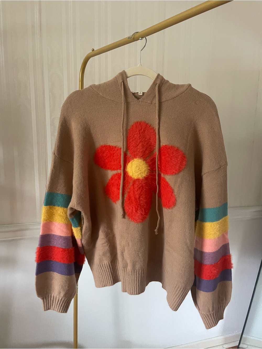 M Easel Flower & Stripes Sweater with Hood